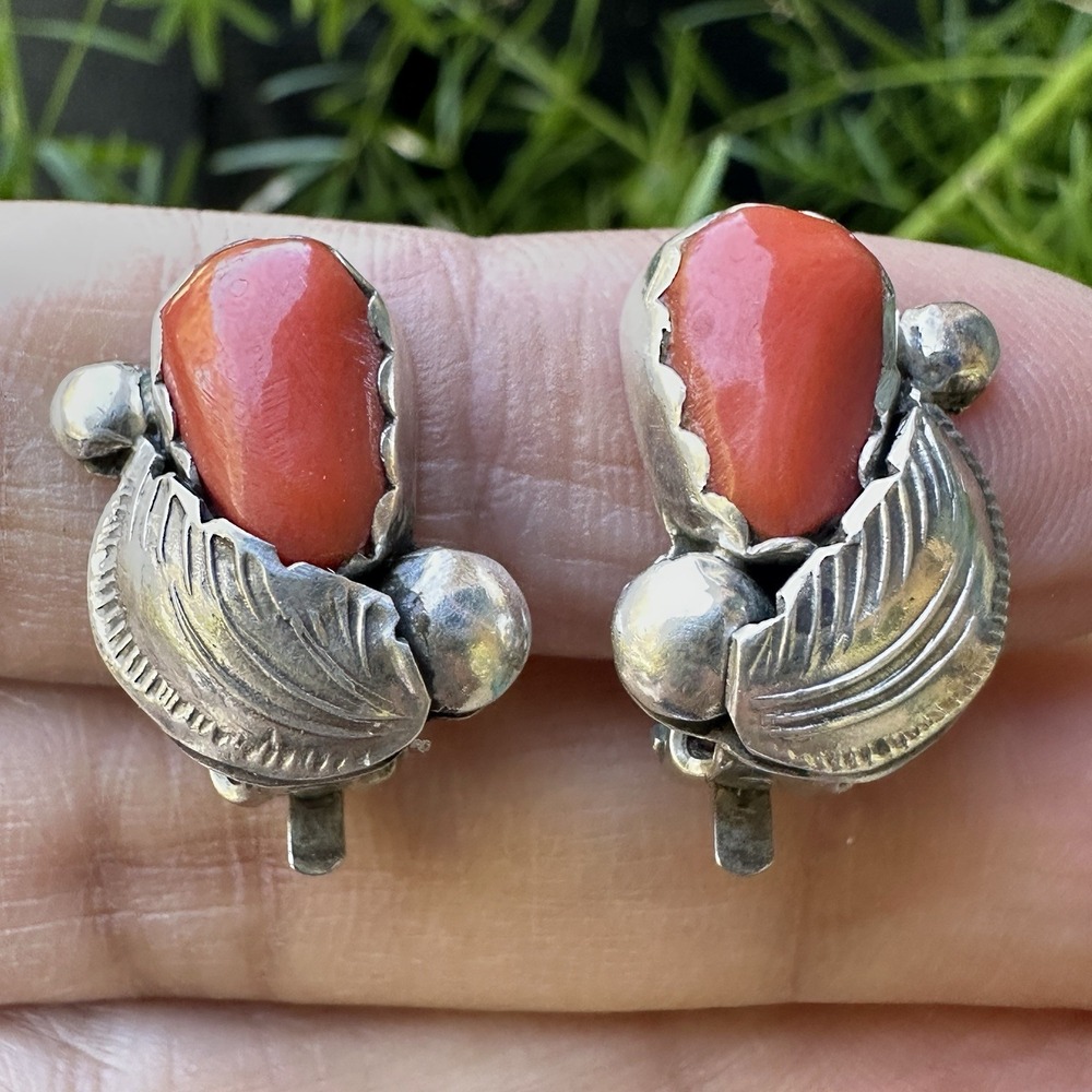 VTG Carmelita Dan Simplicio Zuni Clip Earrings 0.75 Inch Coral 925 Sterling 5.6g